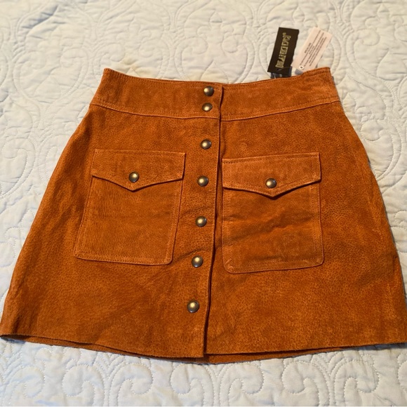 NEW BLANK NYC Snap Front Suede Skirt, Size 26 - Picture 7 of 11